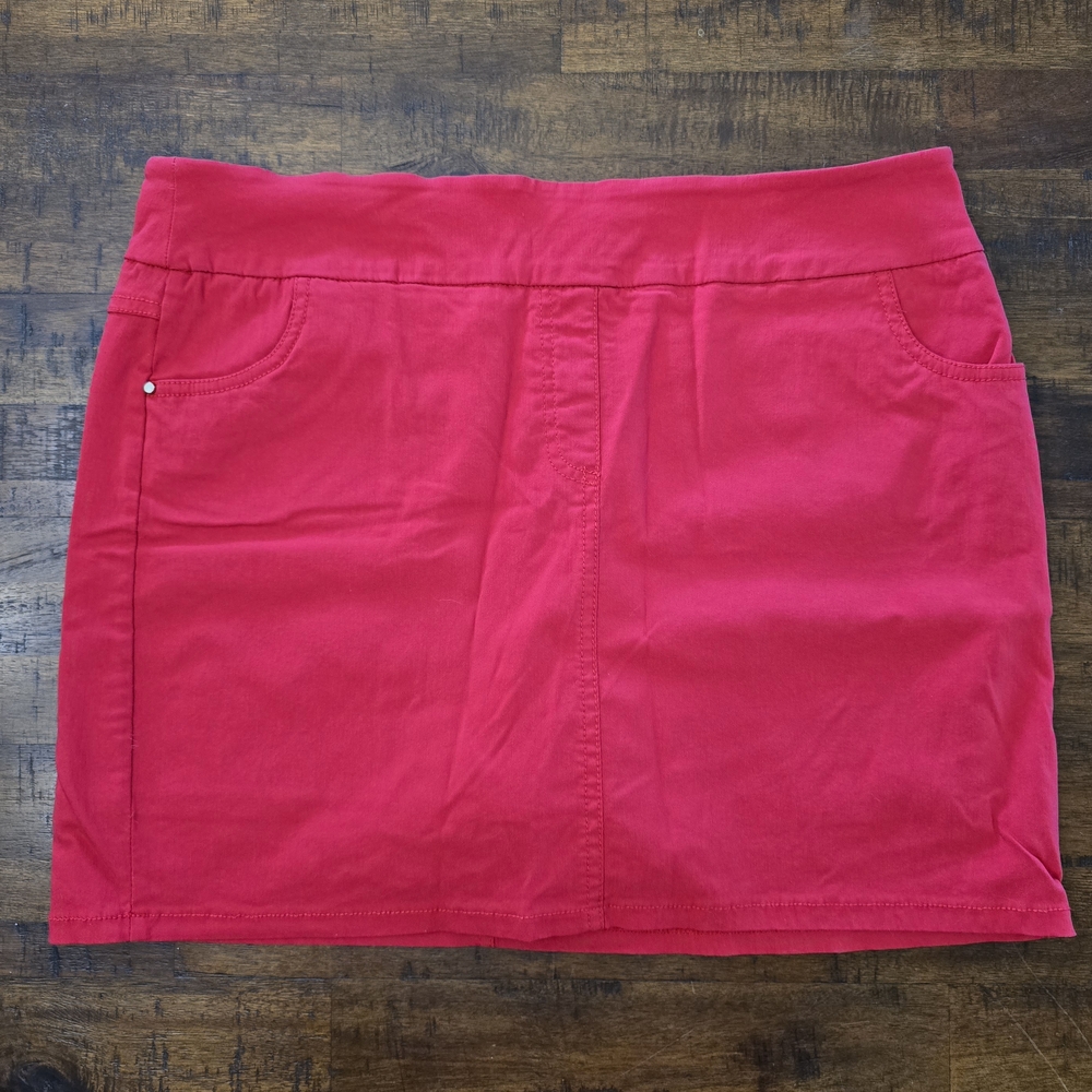 Attyre Red Mini Pencil Skorts Casual Resort Wear